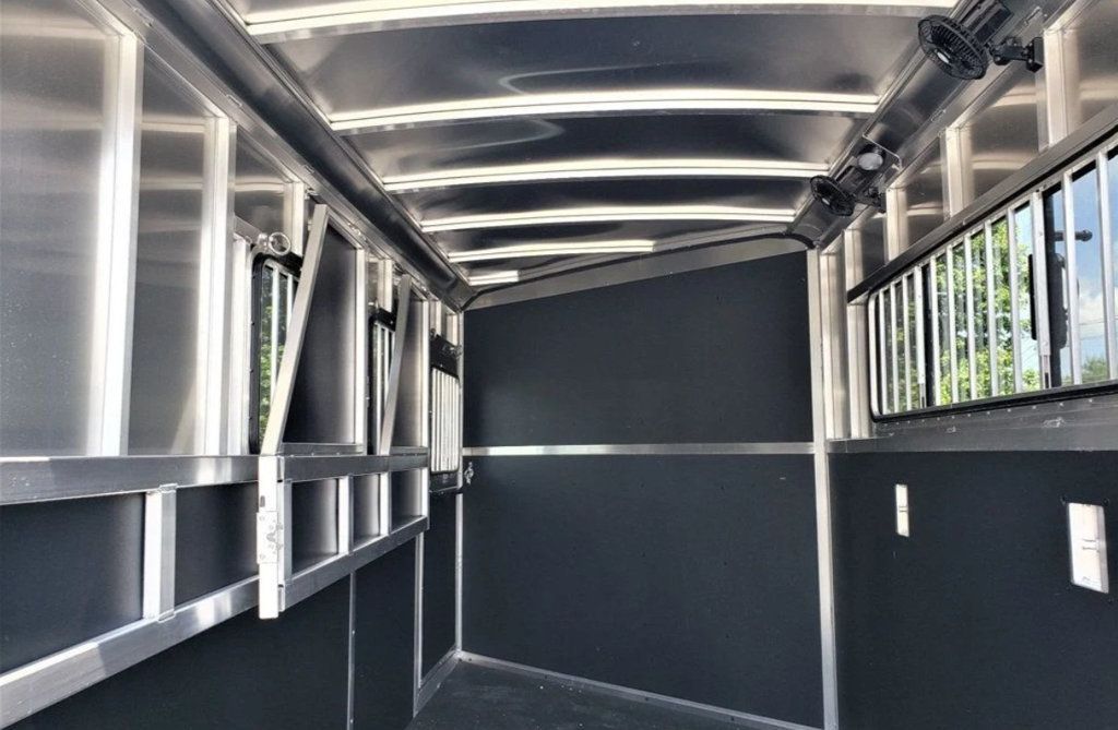 2026 Shadow 3 Horse Slant with Drop Feed Windows Goose Neck  - 22957620 - 8