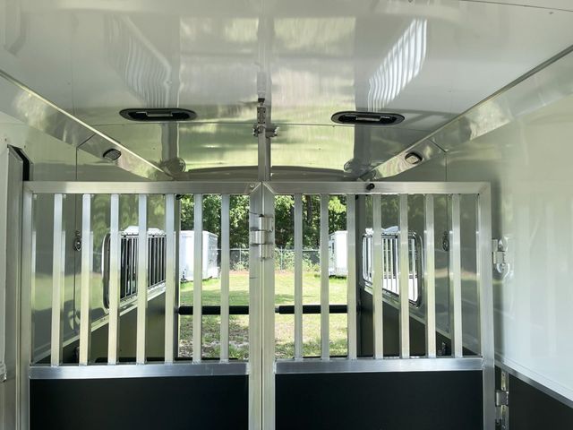 2026 Shadow 4 Horse Head to Head DRAFT w King Tack & Side Ramp  - 22904136 - 11