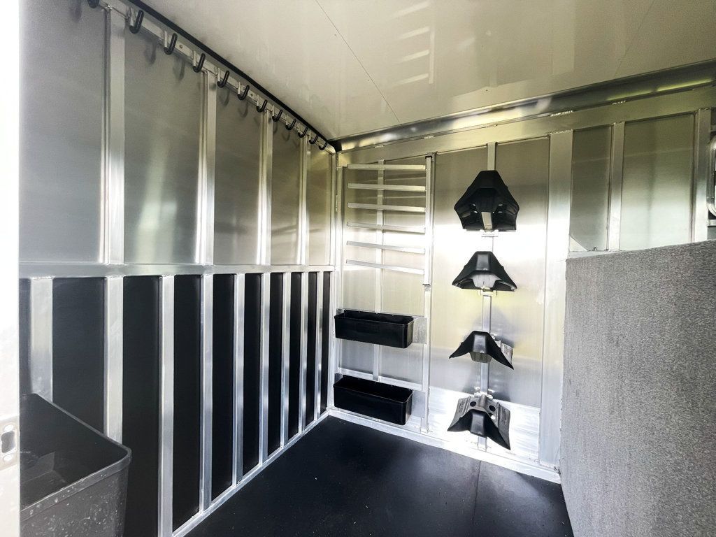 2026 Shadow 4 Horse Head to Head DRAFT w King Tack & Side Ramp  - 22904136 - 19