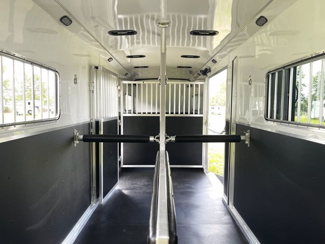 2026 Shadow 4 Horse Head to Head DRAFT w King Tack & Side Ramp  - 22904136 - 8