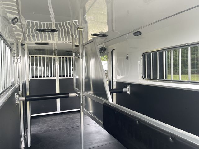 2026 Shadow 4 Horse Head to Head KingPro with Side Ramp  - 22932032 - 10