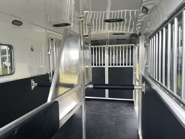 2026 Shadow 4 Horse Head to Head KingPro with Side Ramp  - 22932032 - 11