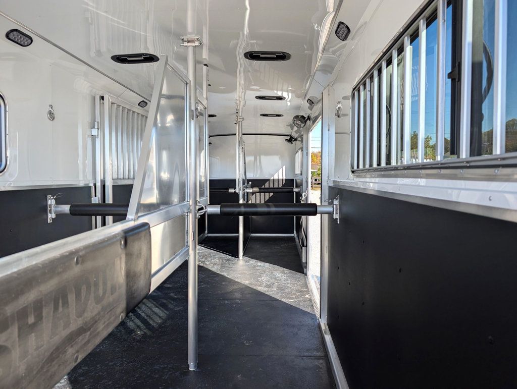 2026 Shadow 4 Horse Head to Head with Box Stall and Side Ramp  - 22938156 - 12