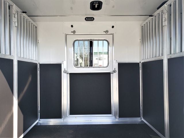 2026 Shadow 4 Horse Head to Head with Box Stall and Side Ramp  - 22986911 - 2