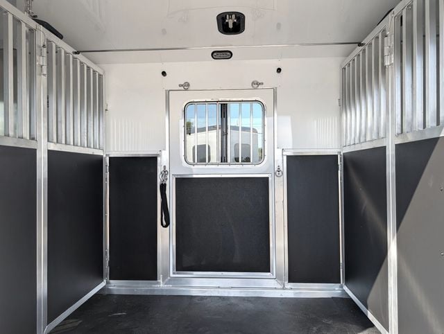 2026 Shadow 4 Horse Head to Head with King Tack & Side Ramp  - 22973584 - 3