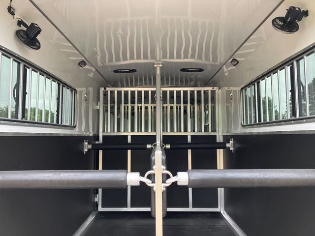 2026 Shadow 4 Horse Head to Head with King Tack & Side Ramp  - 23020228 - 9