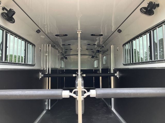 2026 Shadow 4 Horse Head to Head with King Tack & Side Ramp  - 23020228 - 11