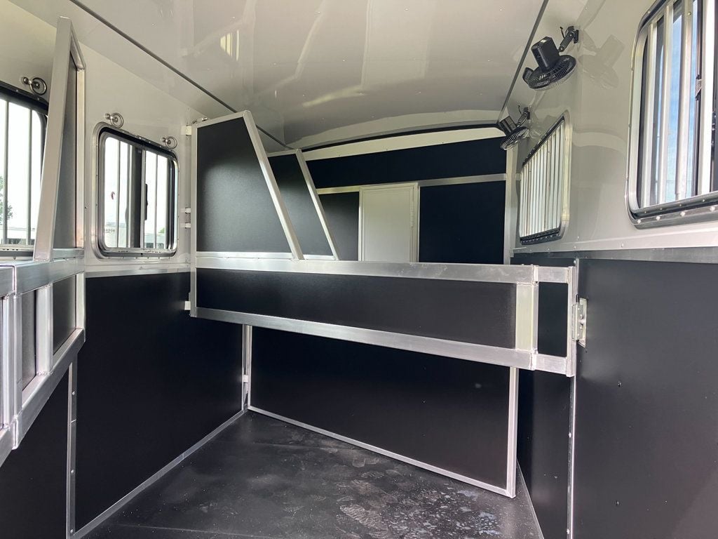 2026 Shadow 4 Horse Slant 10'6 Living Quarters with Slide  - 22899958 - 7
