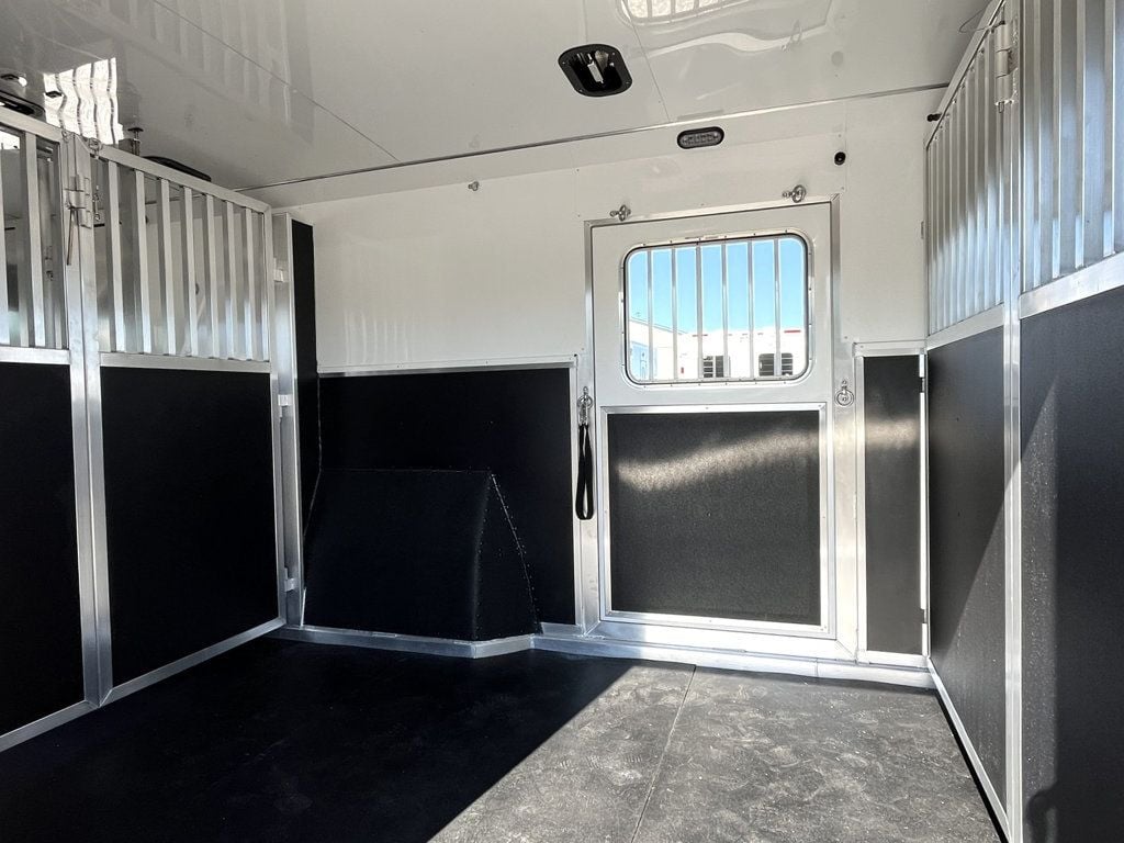 2026 Shadow 6 Horse Head to Head with King Tack & Side Ramp  - 22904772 - 3