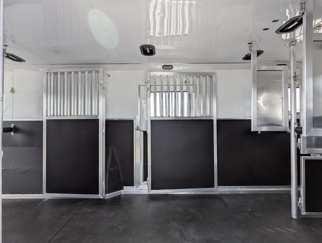 2026 Shadow 6 Horse Head to Head with King Tack & Side Ramp  - 23015402 - 3