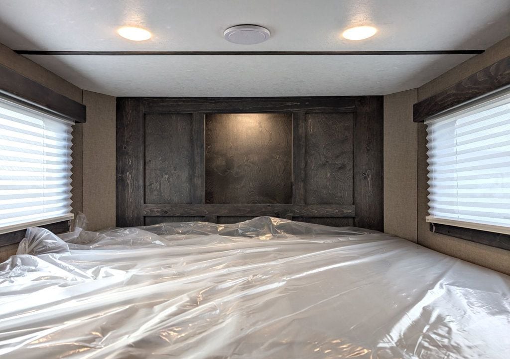 2026 Shadow 8 Pen Low Pro w/ 9' Living Quarters  - 22954111 - 16