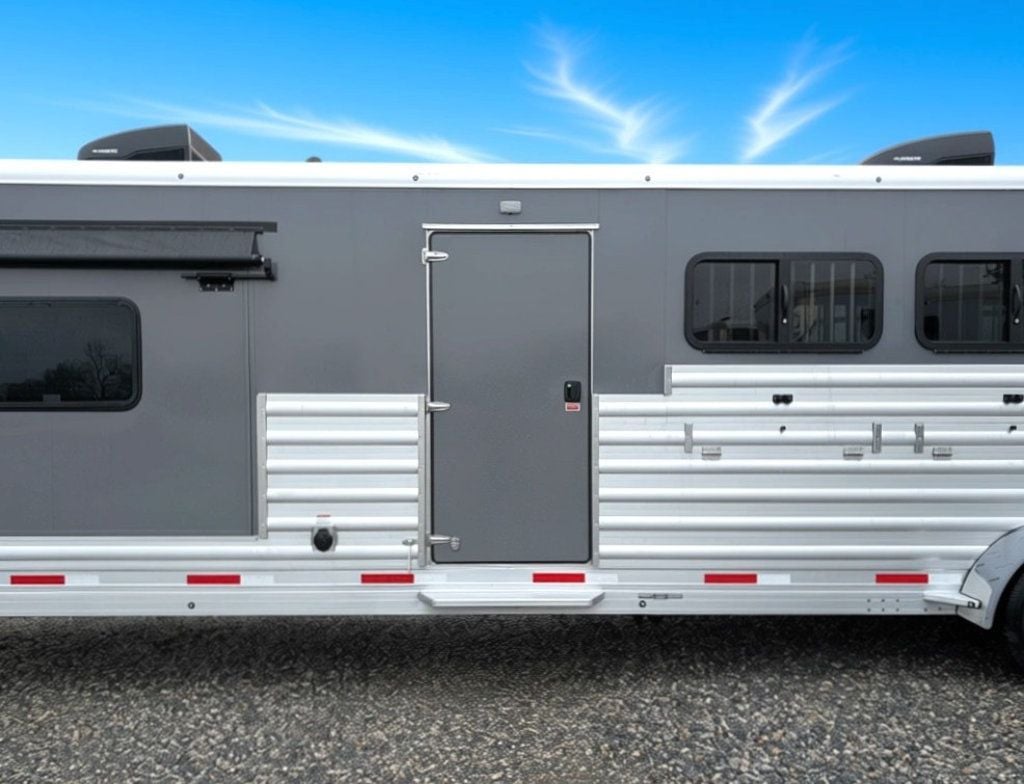 2026 Shadow 8 Pen Low Pro w/ 9' Living Quarters  - 22954111 - 5