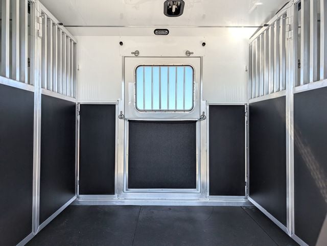 2026 Shdaow 4 Horse Head to Head with Box Stall and Side Ramp  - 23009238 - 2