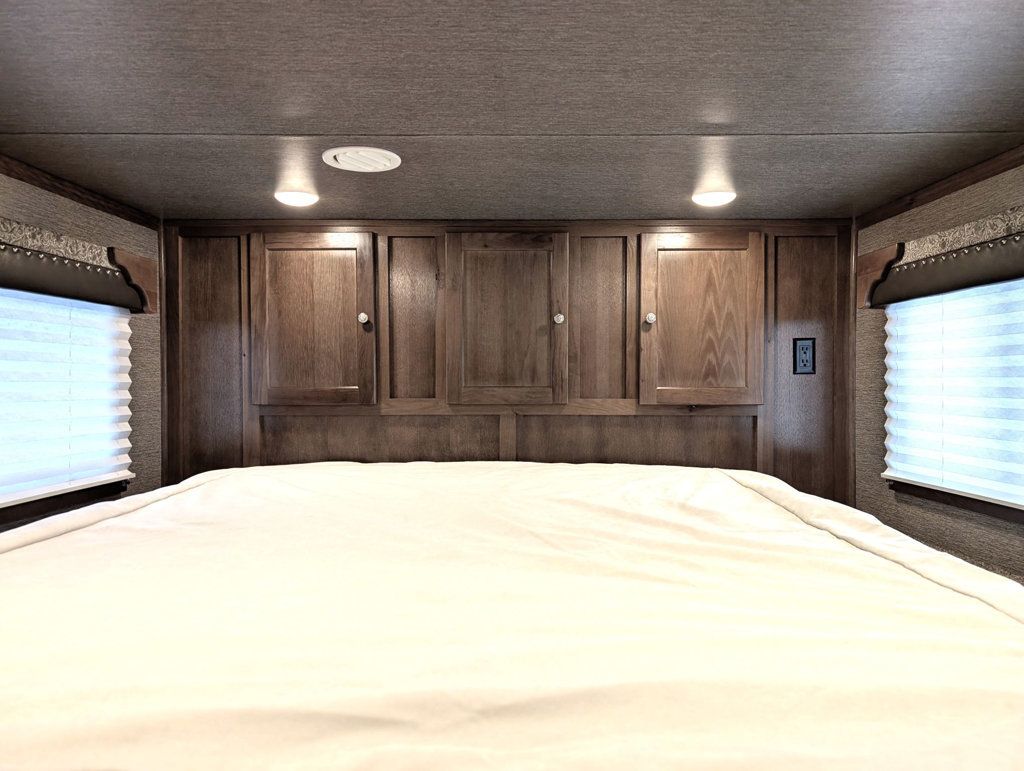 2026 SMC 3 Horse Slant 13' Living Quarters w/ Slide Patriot  - 22939875 - 9