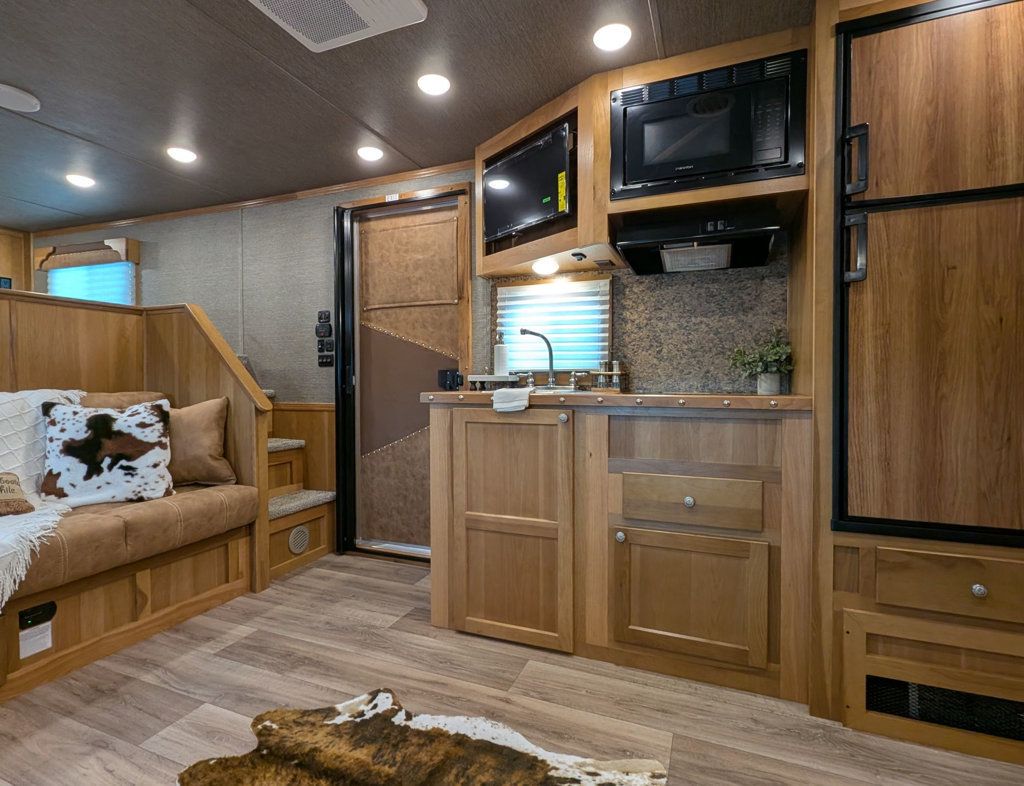 2026 SMC 3 Horse Slant 13' Living Quarters w/ Slide Patriot  - 23033698 - 9