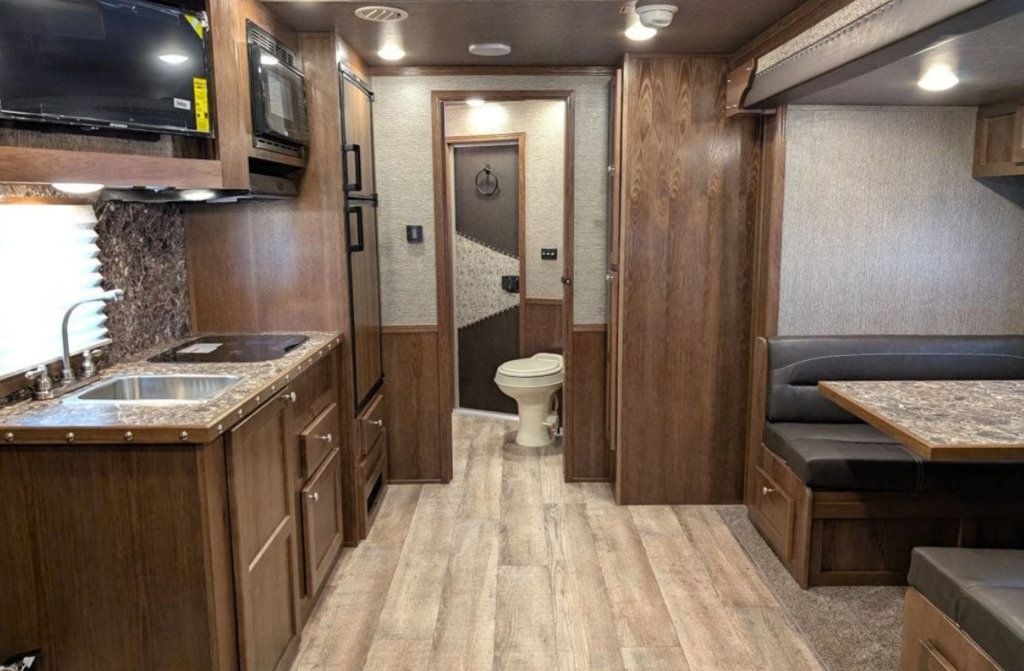 2026 SMC 3 Horse Slant 13' Living Quarters w/ Slide Patriot  - 22998233 - 10