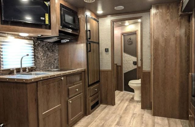 2026 SMC 3 Horse Slant 13' Living Quarters w/ Slide Patriot  - 22998233 - 12