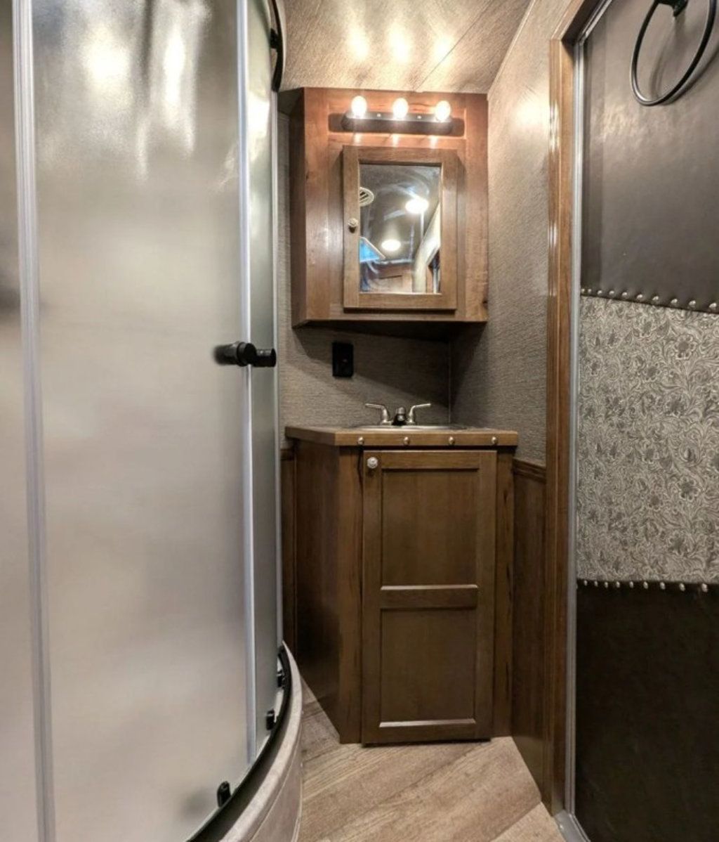 2026 SMC 3 Horse Slant 13' Living Quarters w/ Slide Patriot  - 22998233 - 13