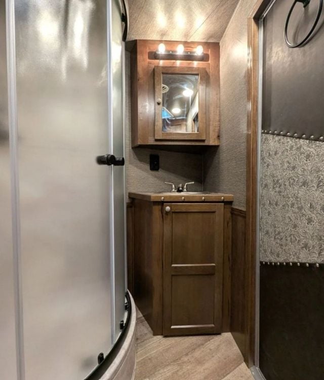 2026 SMC 3 Horse Slant 13' Living Quarters w/ Slide Patriot  - 22998233 - 13