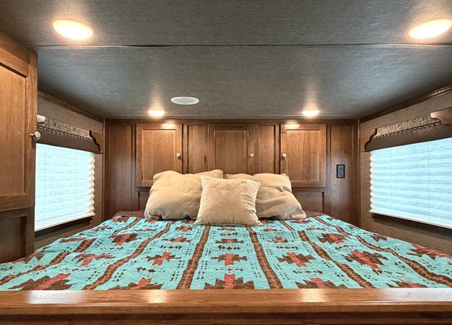 2026 SMC 3 Horse Slant 14' Living Quarters w/ Slide Patriot  - 22992797 - 9