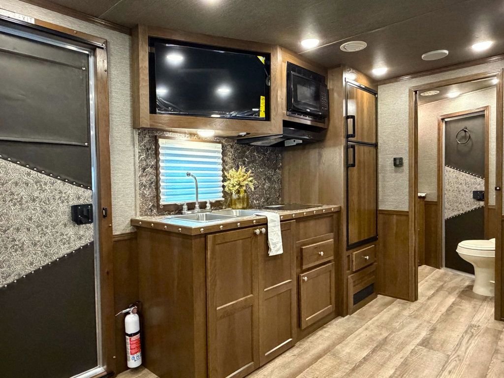 2026 SMC 3 Horse Slant 14' Living Quarters w/ Slide Patriot  - 22992797 - 12