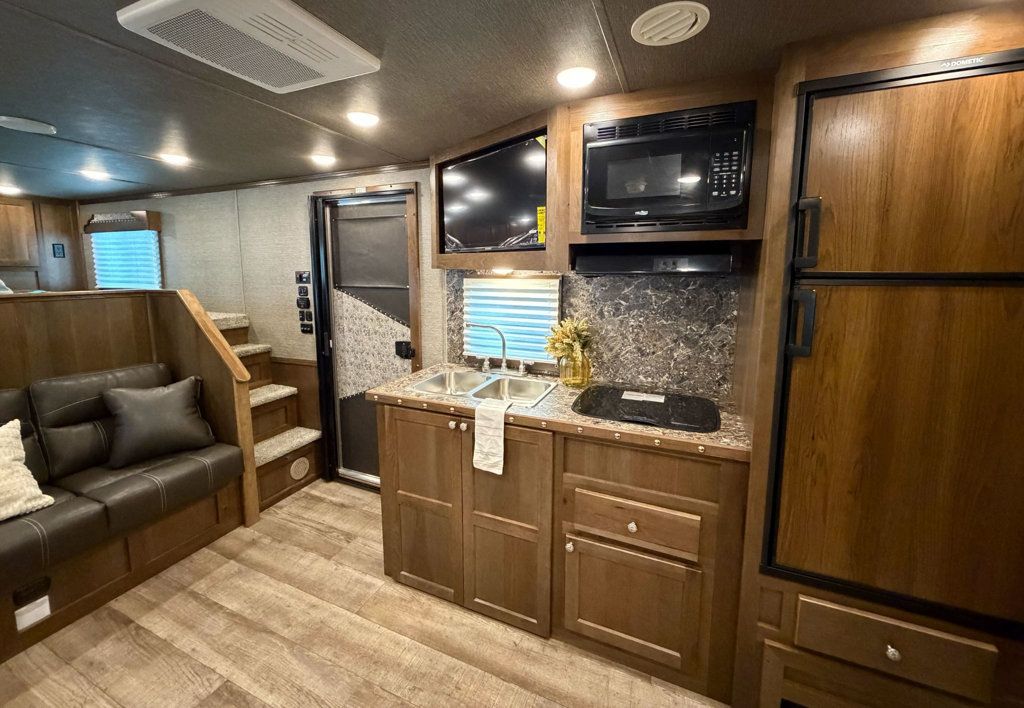 2026 SMC 3 Horse Slant 14' Living Quarters w/ Slide Patriot  - 22992797 - 8