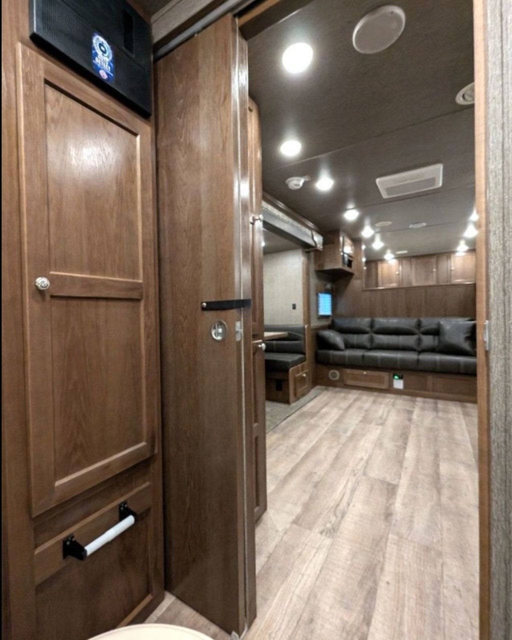 2026 SMC 3 Horse Slant 14' Living Quarters w/ Slide Patriot  - 22986912 - 14