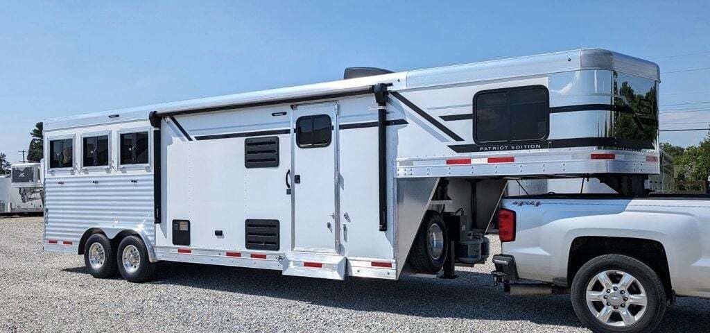 2026 SMC 3 Horse Slant 9' Living Quarters w/ Dinette  - 22992464 - 0