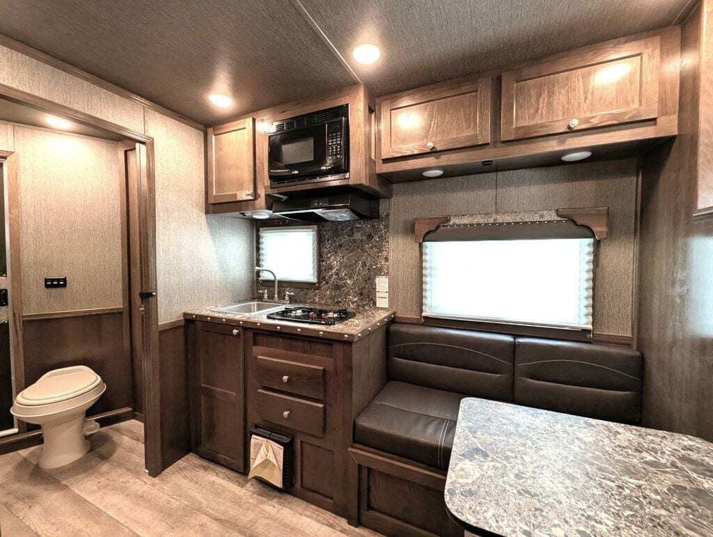 2026 SMC 3 Horse Slant 9' Living Quarters w/ Dinette  - 22992464 - 10