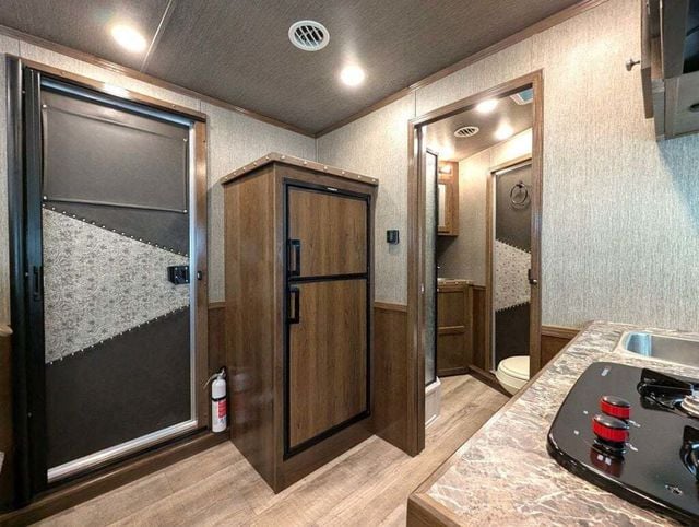 2026 SMC 3 Horse Slant 9' Living Quarters w/ Dinette  - 22992464 - 11