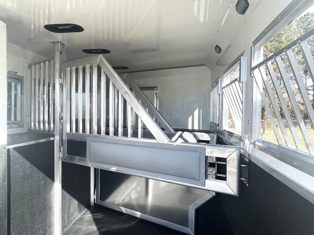 2026 SMC 3 Horse Slant with 9' Living Quarters Patriot  - 22945953 - 8