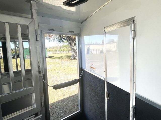 2026 SMC 3 Horse Slant with 9' Living Quarters Patriot  - 22945953 - 12