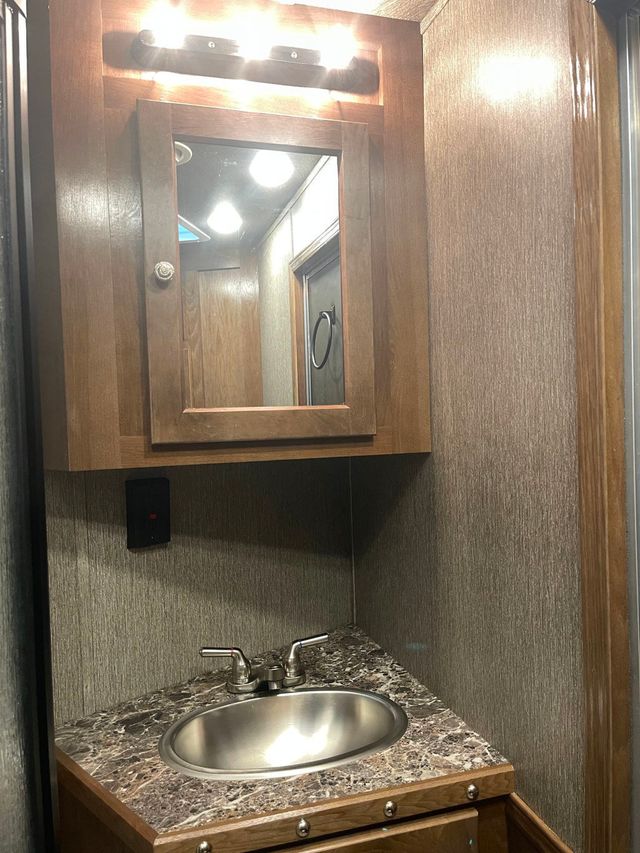 2026 SMC 3 Horse Slant with 9' Living Quarters Patriot  - 22945953 - 22