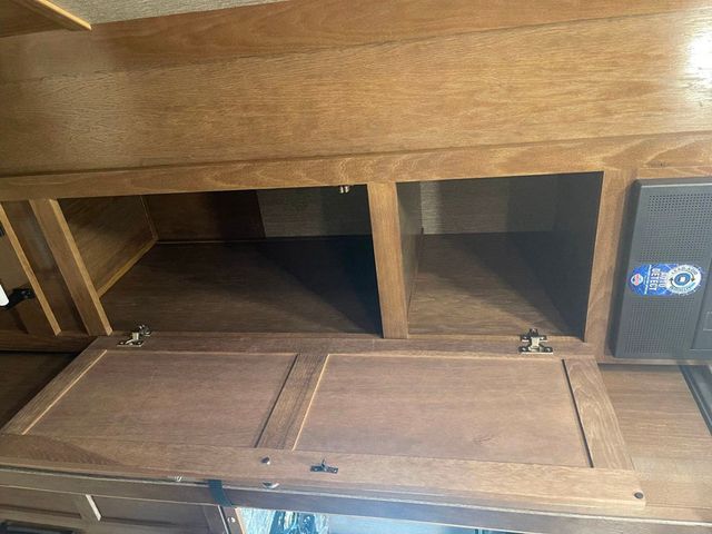 2026 SMC 3 Horse Slant with 9' Living Quarters Patriot  - 22945953 - 23