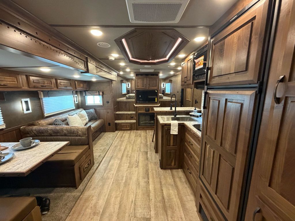 2026 SMC 4 Horse w/ 18' Living Quarters Super Slide  - 22988662 - 9