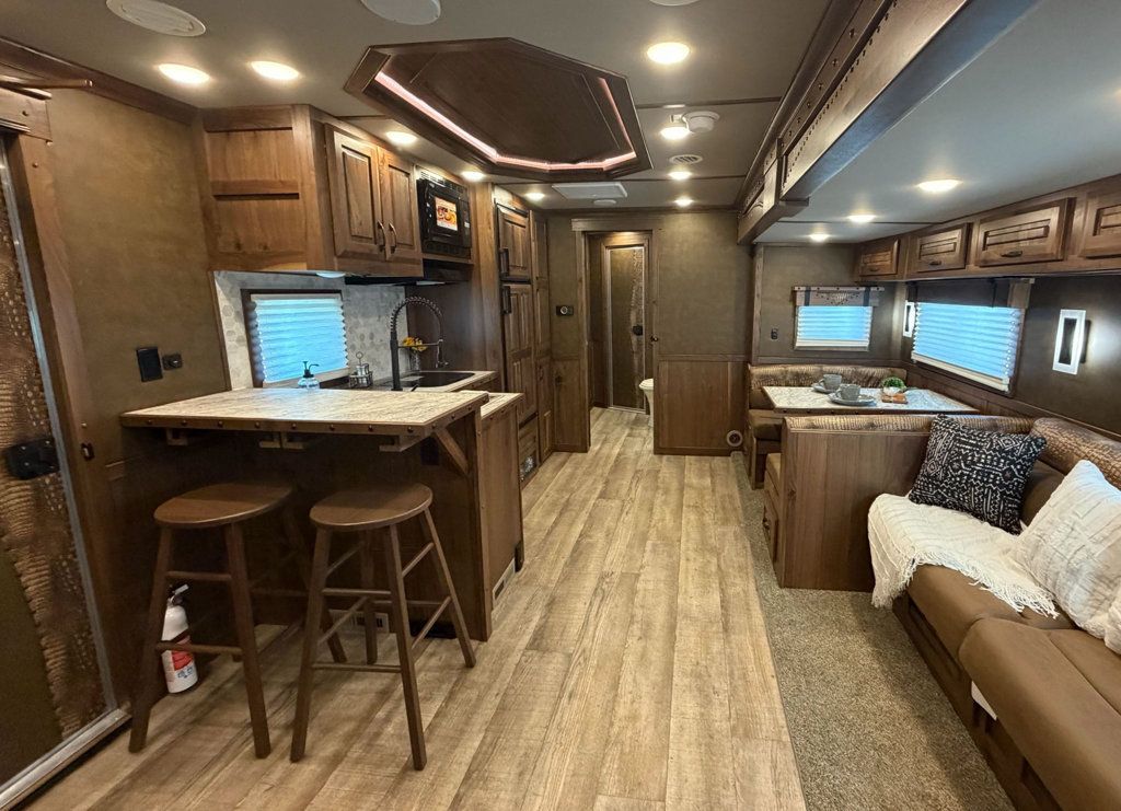 2026 SMC 4 Horse w/ 18' Living Quarters Super Slide  - 22988662 - 14