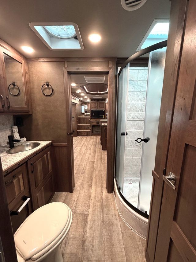 2026 SMC 4 Horse w/ 18' Living Quarters Super Slide  - 22988662 - 17