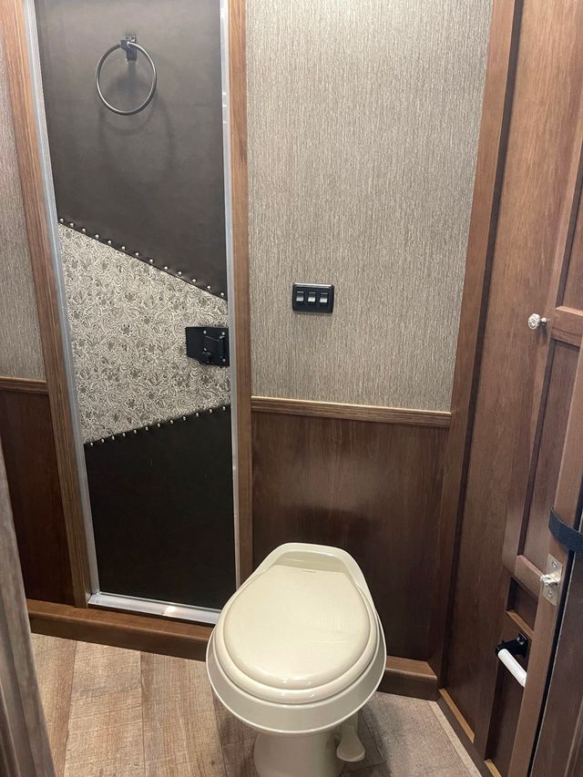 2026 SMC Patriot Edition 3 Horse Slant with 9' LQ  - 22945953 - 25