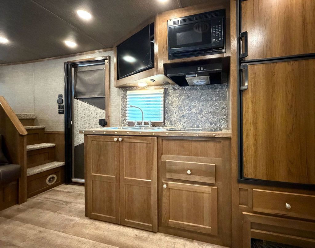 2026 SMC Patriot 3 Horse Slant 14' Living Quarters w/ Slide Patriot  - 23004899 - 9