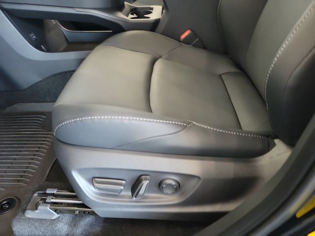 2026 Toyota bZ Limited AWD - 22948799 - 4