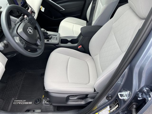 2026 Toyota Corolla Cross L 2WD - 23048702 - 9