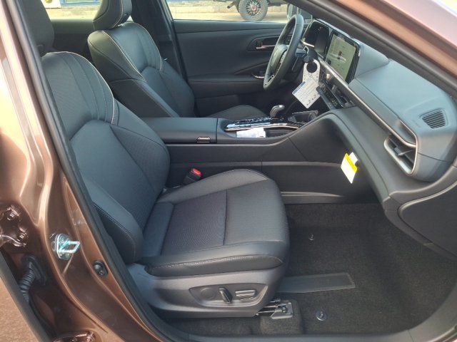2026 Toyota Crown Signia Limited - 23094005 - 30
