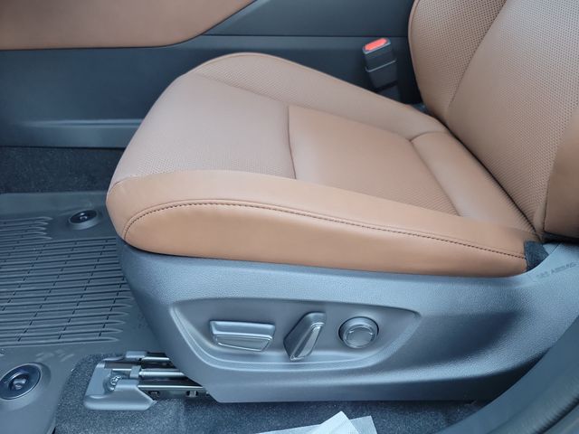 2026 Toyota Crown Signia Limited AWD - 23088778 - 4