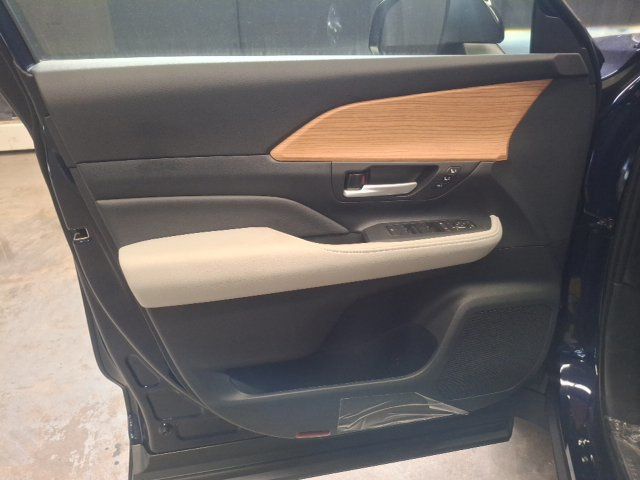 2026 Toyota Grand Highlander Limited - 23076867 - 9