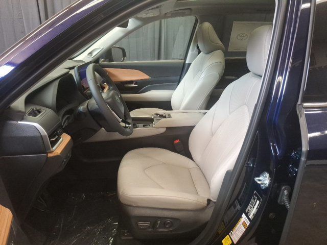 2026 Toyota Grand Highlander Limited - 23076867 - 11