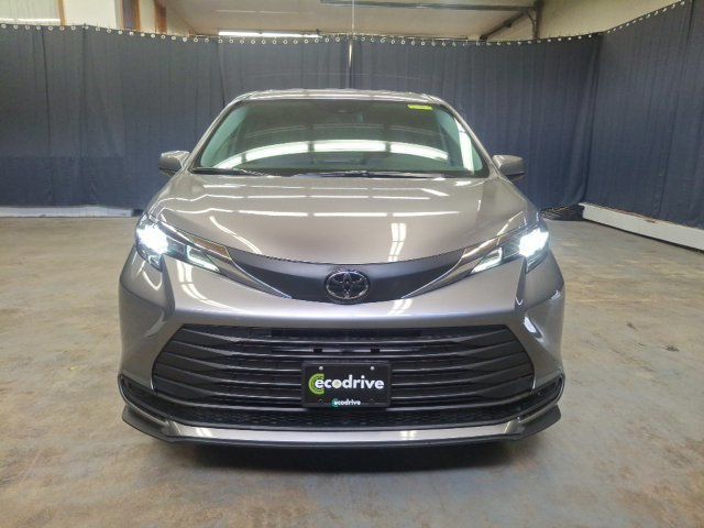 2026 Toyota Sienna LE - 23077029 - 1
