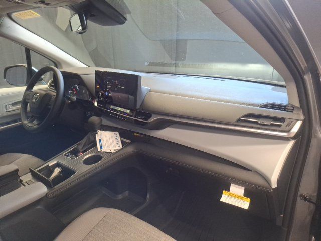 2026 Toyota Sienna LE - 23077029 - 26