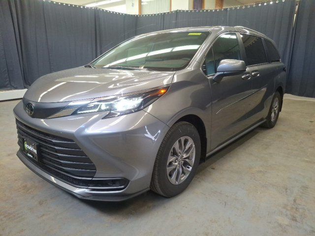 2026 Toyota Sienna LE - 23077029 - 2