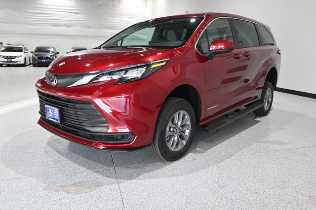 2026 Toyota Sienna LE FWD 8-Passenger - 22993298 - 9