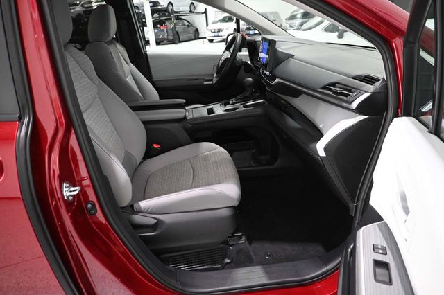 2026 Toyota Sienna LE FWD 8-Passenger - 22993298 - 14